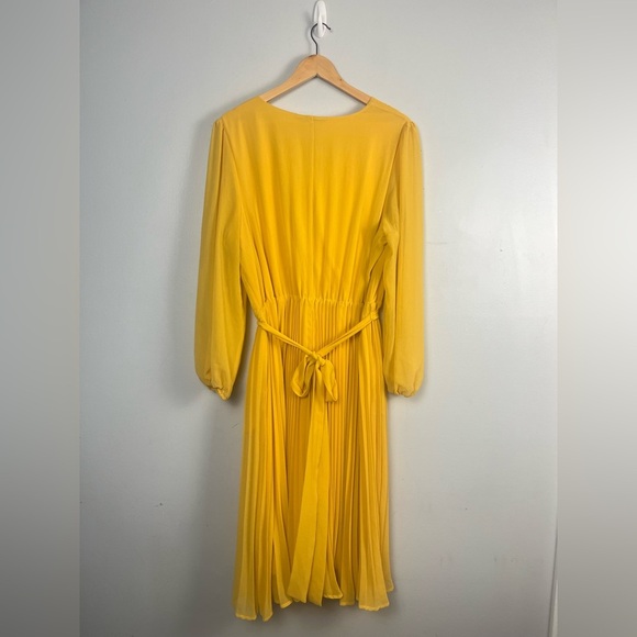 BEAUTICURVE X LANE BRYANT YELLOW PLEATED DRESS  size 18 - Picture 7 of 7